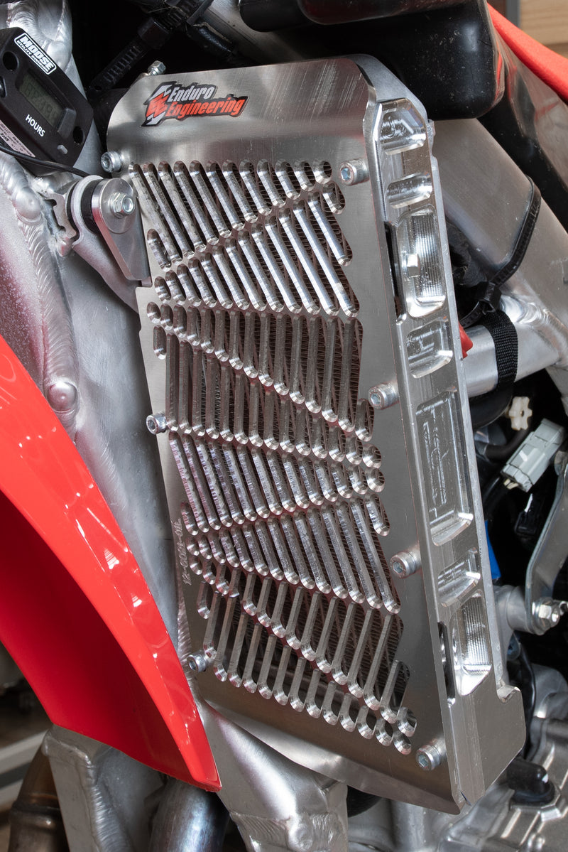 Load image into Gallery viewer, BILLET RADIATOR GUARD HON 12-6021 image 2
