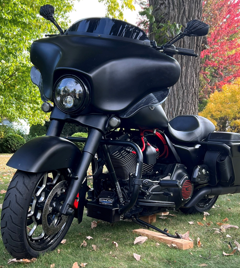 Load image into Gallery viewer, FRONT MOUNT OIL COOLER TC TOURING `09-16  GLOSS BLK RF-2G image 3
