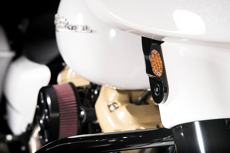 Load image into Gallery viewer, LED FRONT SIGNAL LIGHTS FLHX FLHT W/O SPOTLIGHTS BLK 909109B image 2
