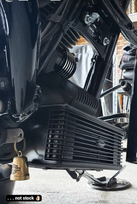 FRONT MOUNT OIL COOLER TC TOURING `09-16  GLOSS BLK RF-2G image 2