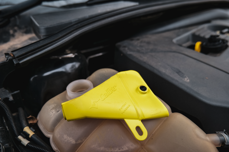 Load image into Gallery viewer, FLEX &amp; FOLD FUNNEL SMALL YELLOW 13591 image 2
