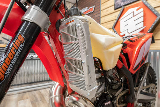 BILLET RADIATOR GUARD BETA 12-4020 image 2