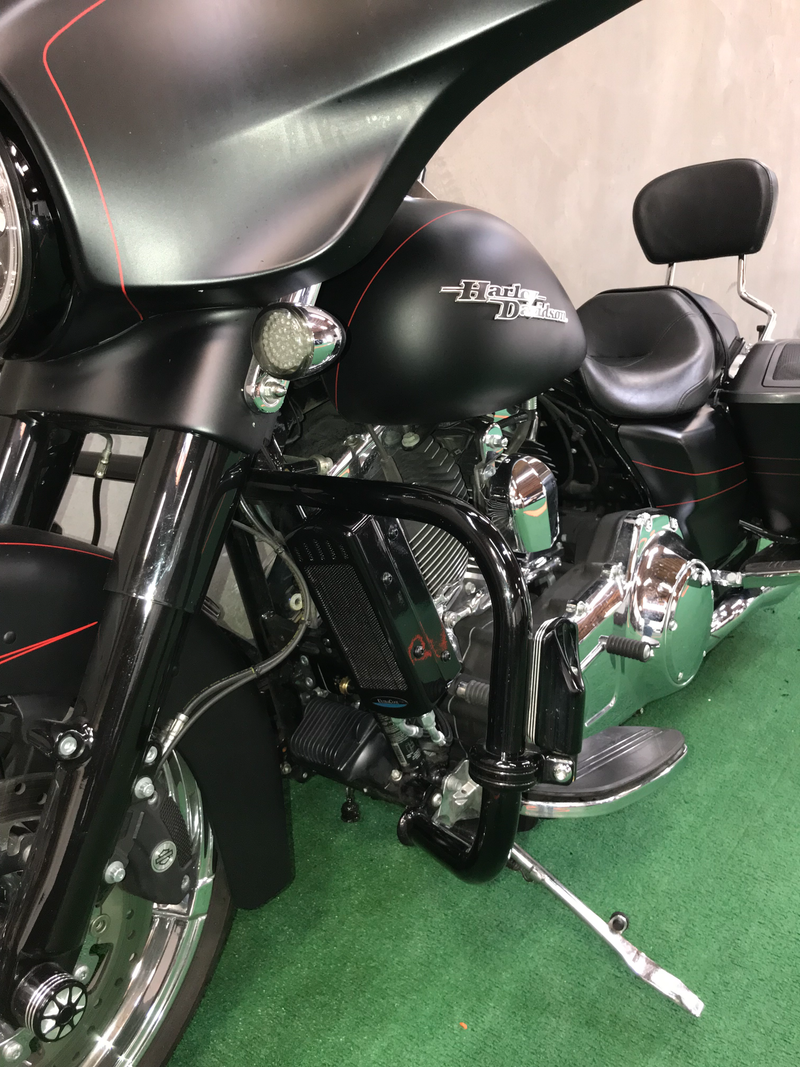 Load image into Gallery viewer, SIDE MOUNT OIL COOLER TC TOURING `09-16  GLOSS BLK SMT-2G image 3
