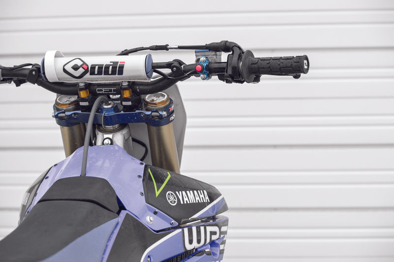 Load image into Gallery viewer, BILLET SPACESAVER PERCH MOUNT KILL SWITCH BLUE KS-01 BLUE image 2
