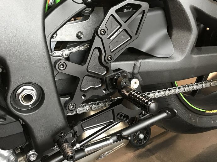 REAR SET COMPLETE BLK KAW RS403K image 1