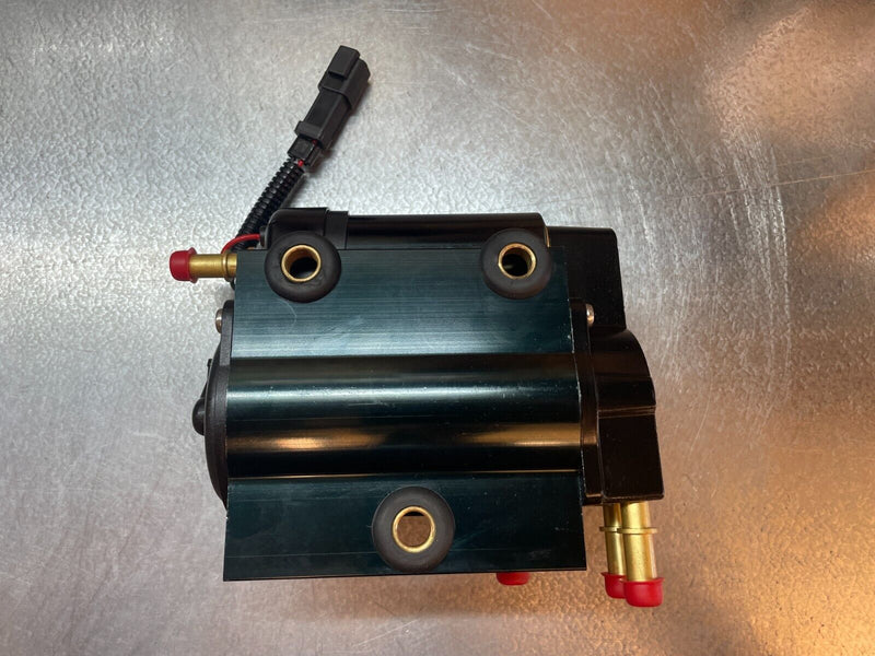 Load image into Gallery viewer, FUEL PUMP VAPOR SEPARATOR ASSEMBLY FOR 2002 - 2005 250HP JOHNSON EVINRUDE
