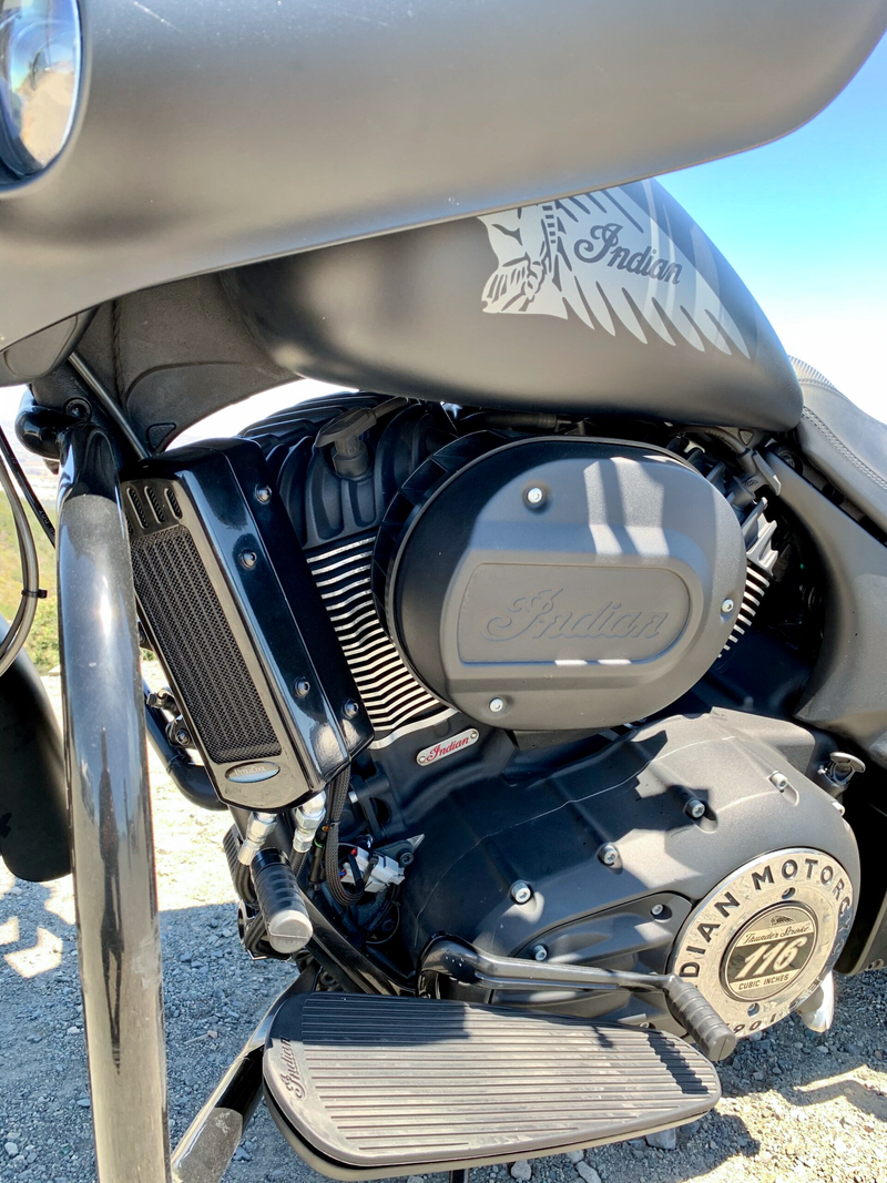 Load image into Gallery viewer, INDIAN OIL COOLER SIDE MOUNT BLACK IN-1G image 2

