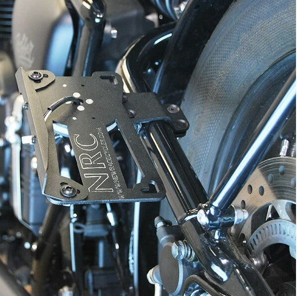 SIDE MOUNT LICENSE PLATE TRI BOBBER-SIDE image 1