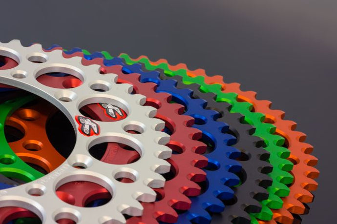 RENTHAL REAR ULTRALIGHT SPROCKET ORANGE GROOVED 52T