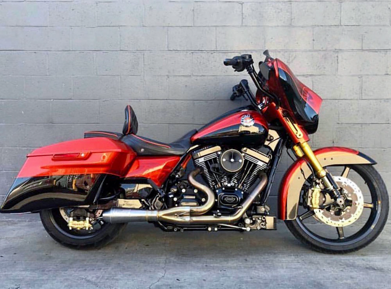 Load image into Gallery viewer, FRONT MOUNT OIL COOLER TC TOURING `09-16  GLOSS BLK RF-2G image 4
