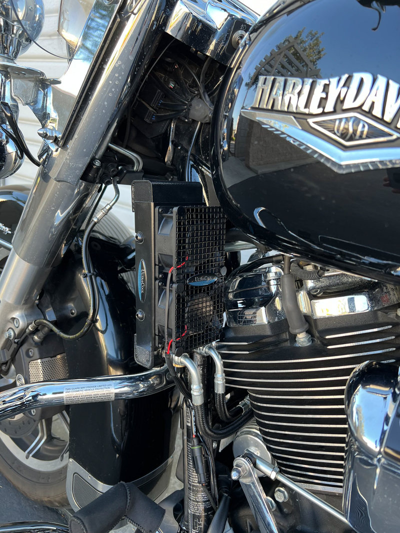 Load image into Gallery viewer, OIL COOLER M8 TOURING `17-23 (CHOPPED GUARD) SMT8-5N image 5

