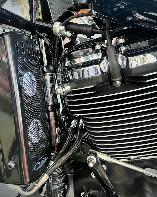 SIDE MOUNT OIL COOLER M8 TOURING `17-23  GLOSS BLK SMT8-1G image 3