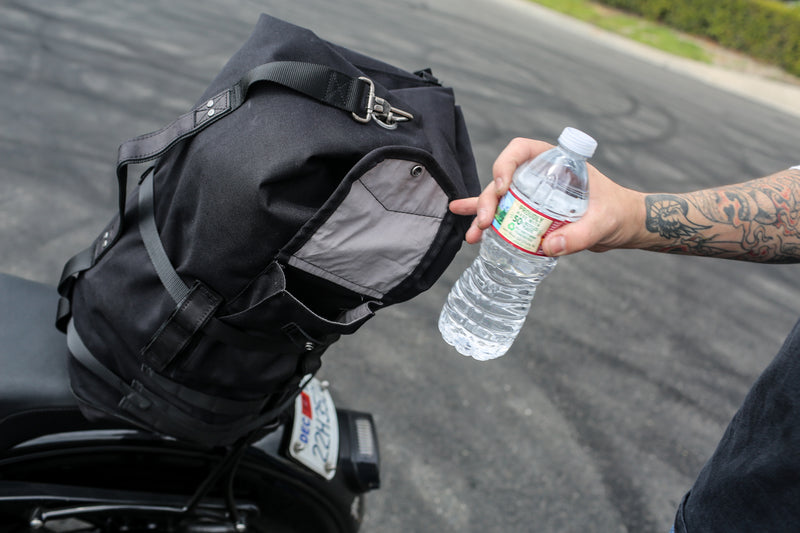 Load image into Gallery viewer, SISSY BAR BAG BLACK B15-1013B image 7

