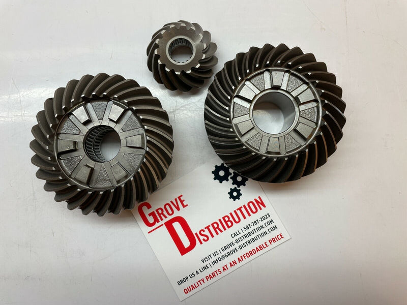 Load image into Gallery viewer, 1995 Yamaha 150 HP 2 Stroke Pinion FWD RV Gear Set 2:1 Standard Rotation
