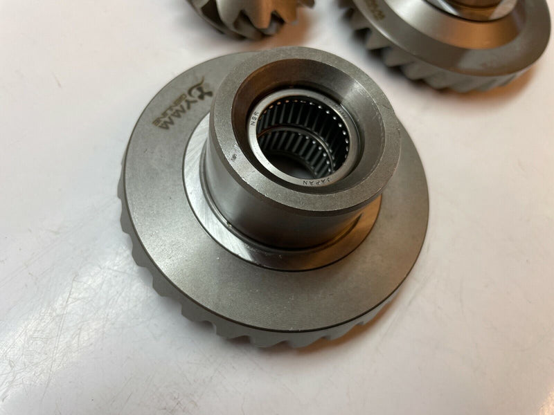 Load image into Gallery viewer, 2005 Yamaha 150 HP 2 Stroke Pinion FWD RV Gear Set 2:1 Standard Rotation
