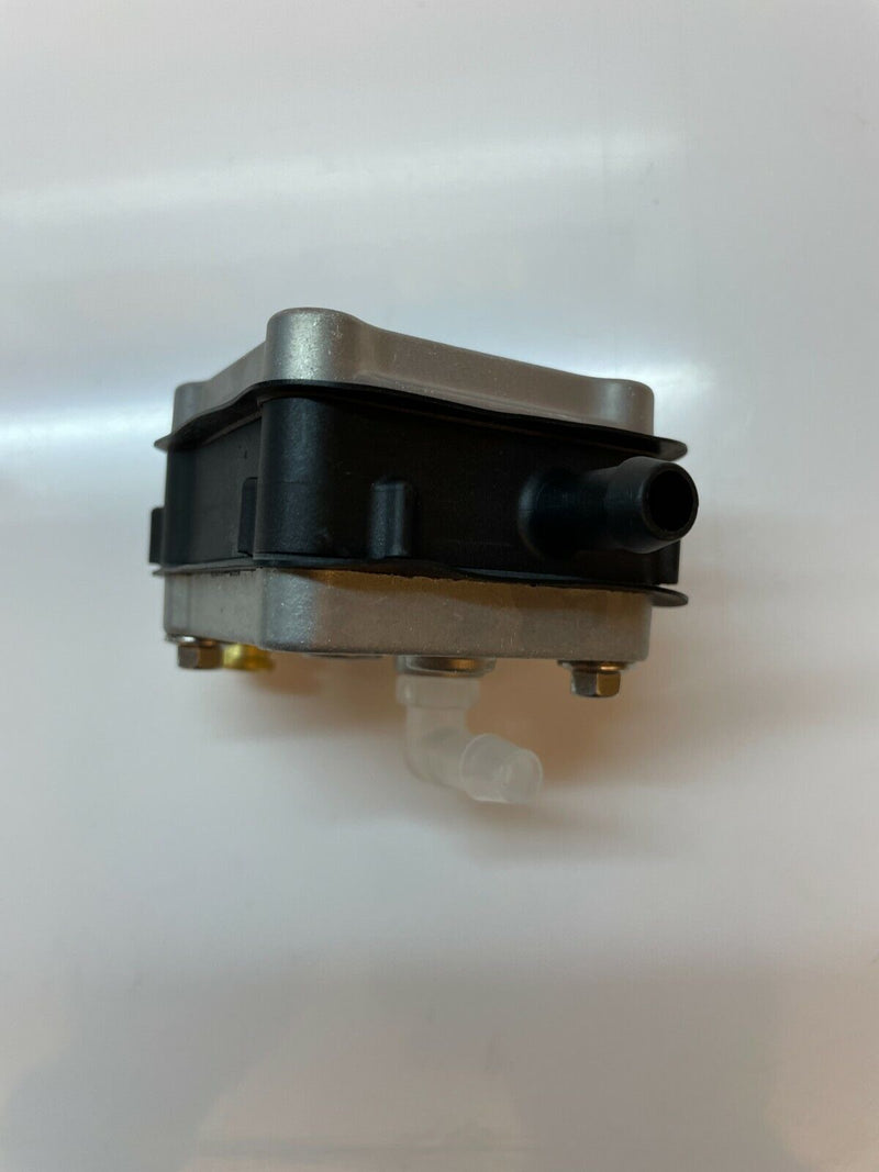 Load image into Gallery viewer, 2003 225HP Mercury Mariner Mark Force Chrysler Outboard Marine Fuel Pump
